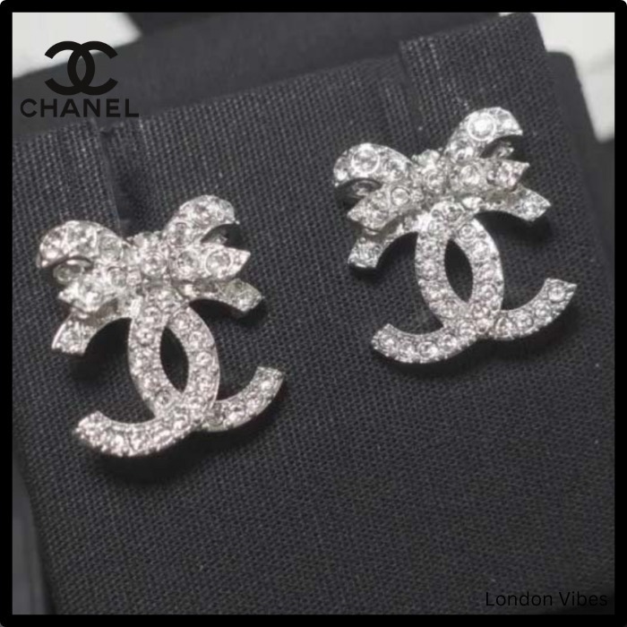 国内発送 キラキラリボンが可愛い♪ CHAN ピアス CCロゴ