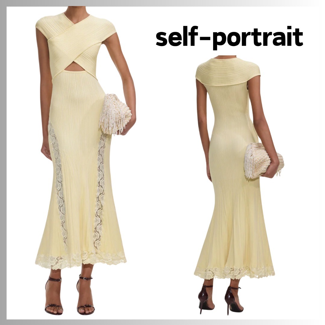Self-Portrait：レースインサート ニットミディドレス