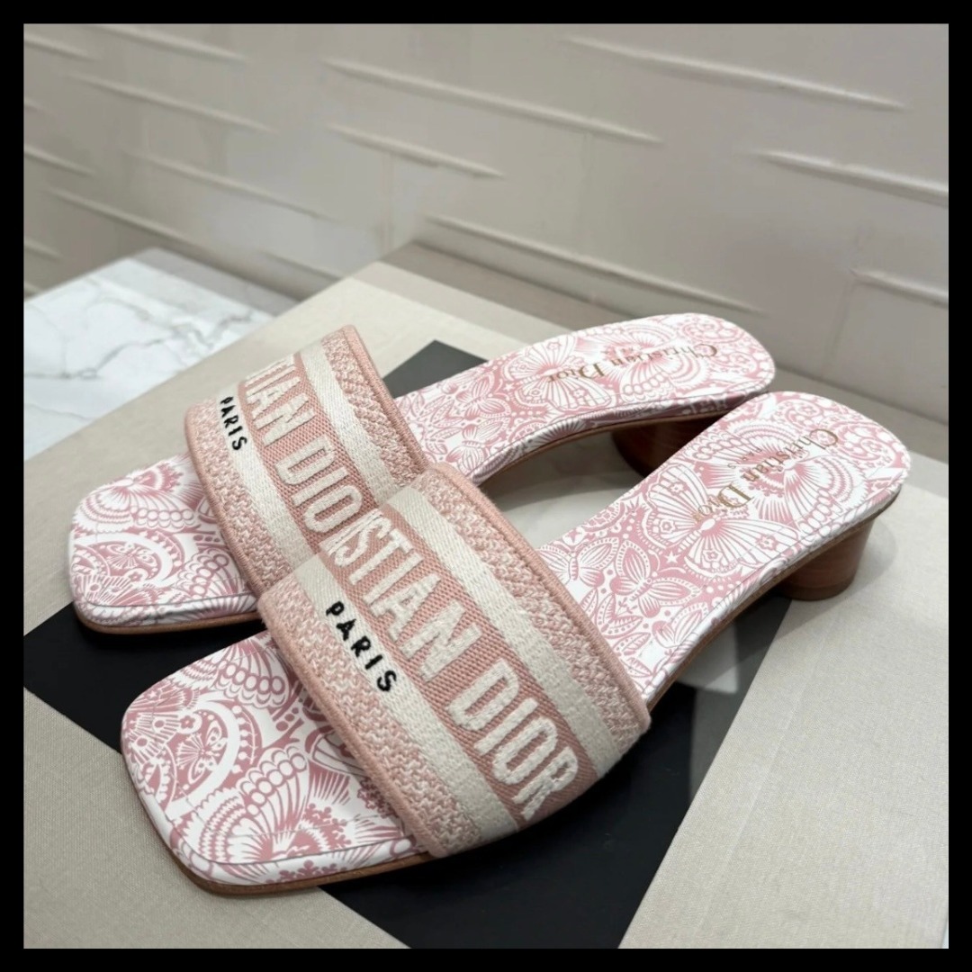 【モダンな蝶のデザイン★】DIOR ドウェイヒールスライド