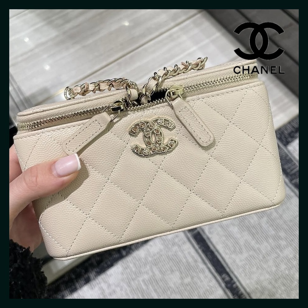 【25P 限定ハートロゴ】CHANEL バニティ チェーンクラッチ