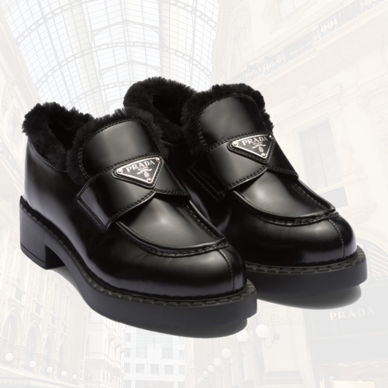ァ　PRADA プラダ　モノリス　厚底ローファー　ブラック PRADA プラダ 黒 レザー 厚底 ローファー モノリス