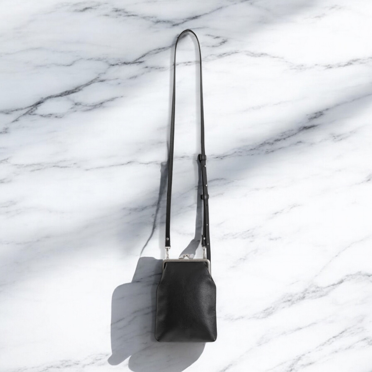 エンダースキーマ ミニショルダーバッグ cow snap pochette