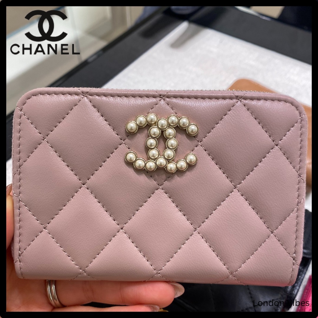 中まで可愛い♪ CHANEL ジップコインパース パールCCロゴ