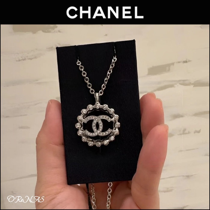 【どんなコーデにも♪】CHANEL 可愛い CCロゴネックレス