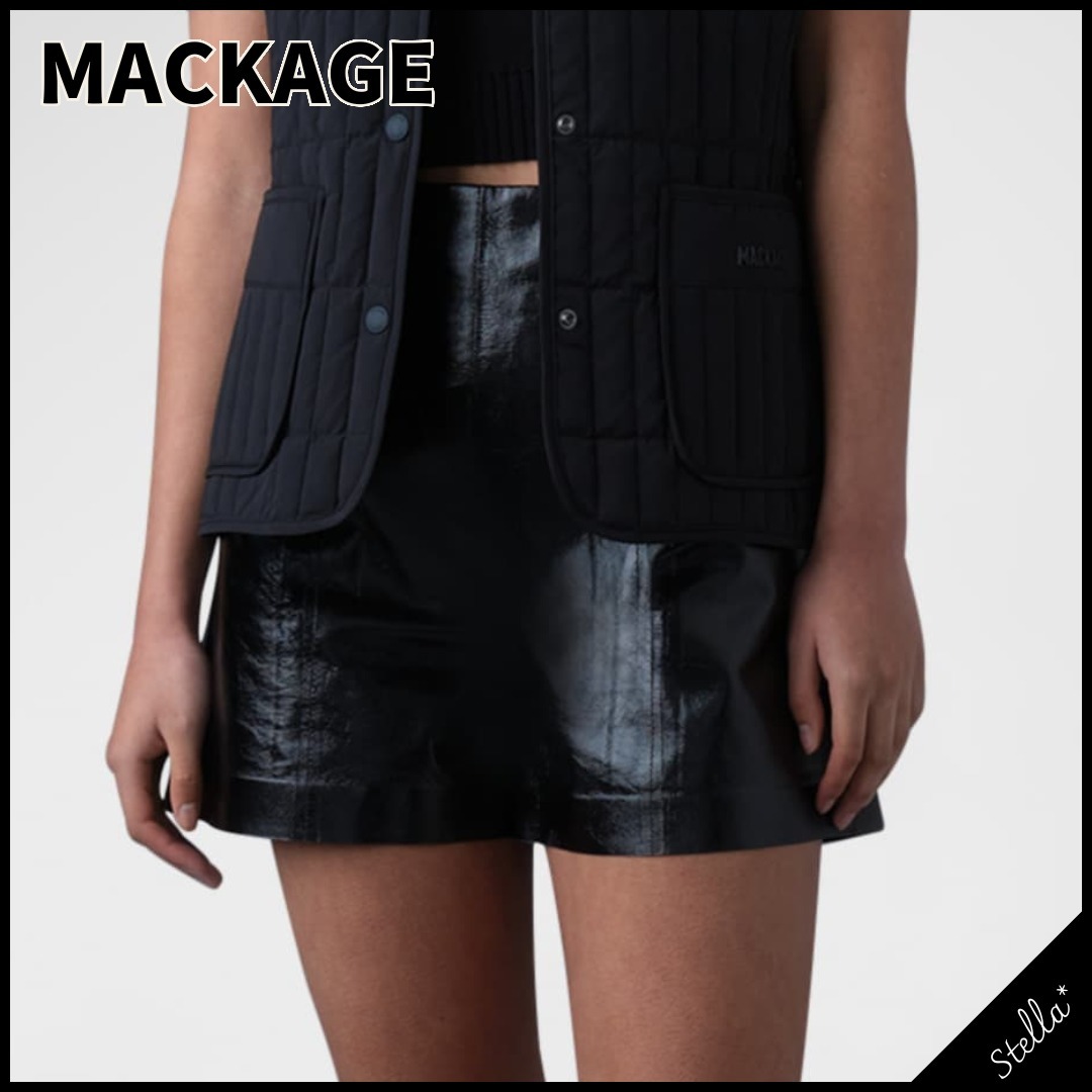 ■Mackage■大人気 ダヴァ パネル パテントレザー ショーツ 黒