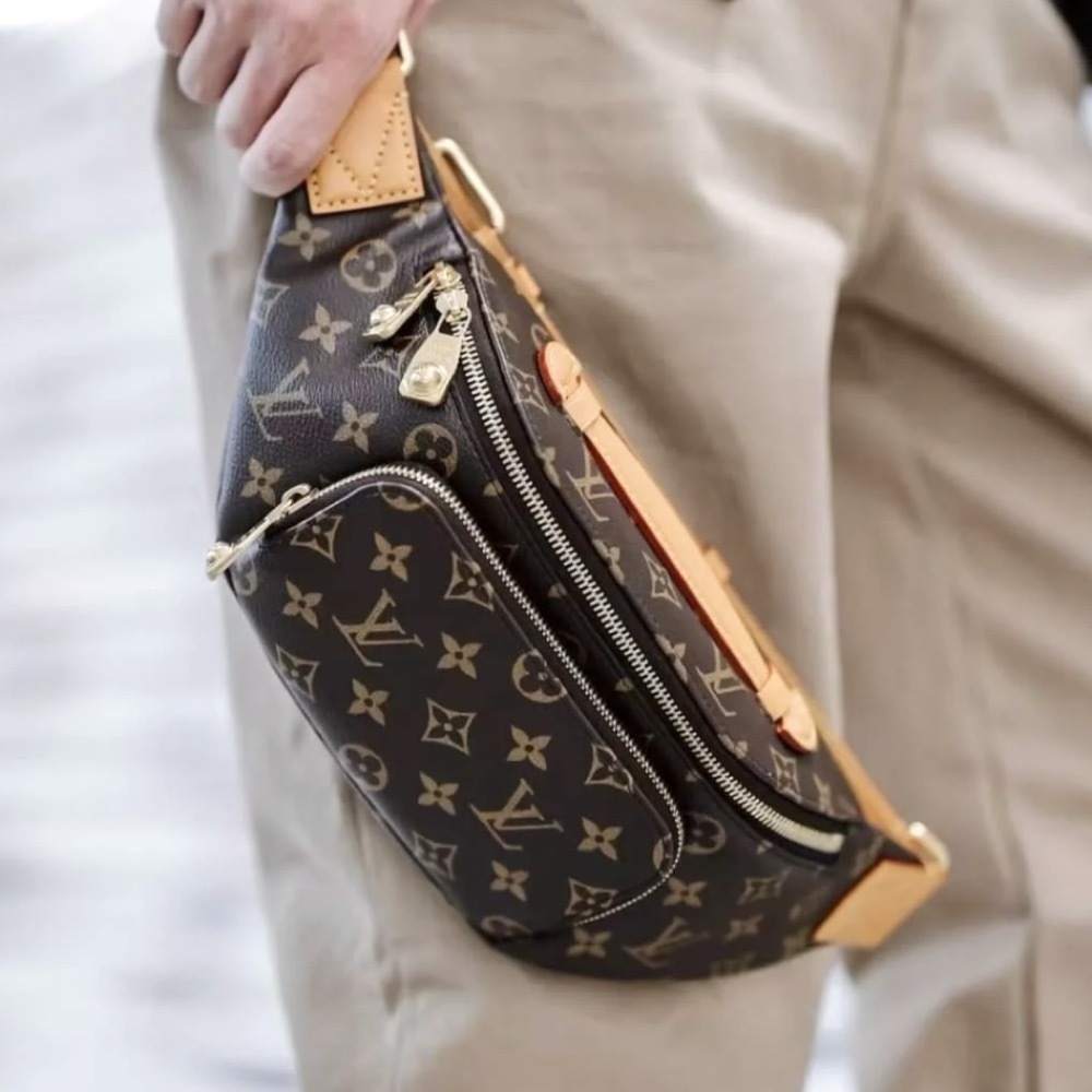 スタイルUP☆実用性◎【LOUIS VUITTON】ラッシュ・バムバッグ