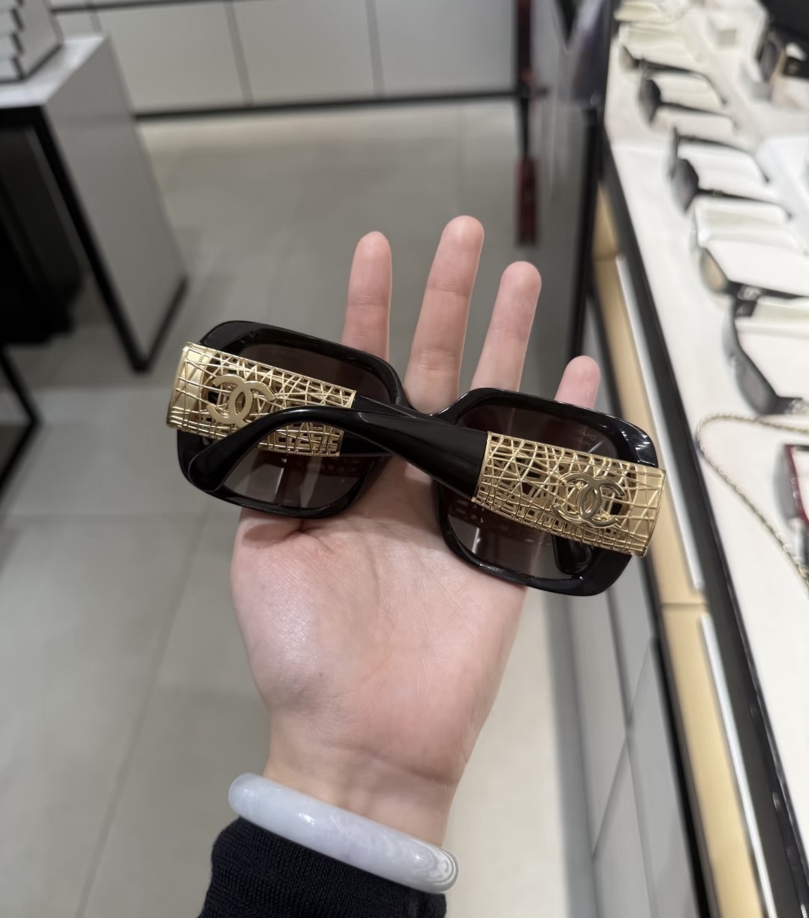 これからの季節に♪【CHANEL】サングラス
