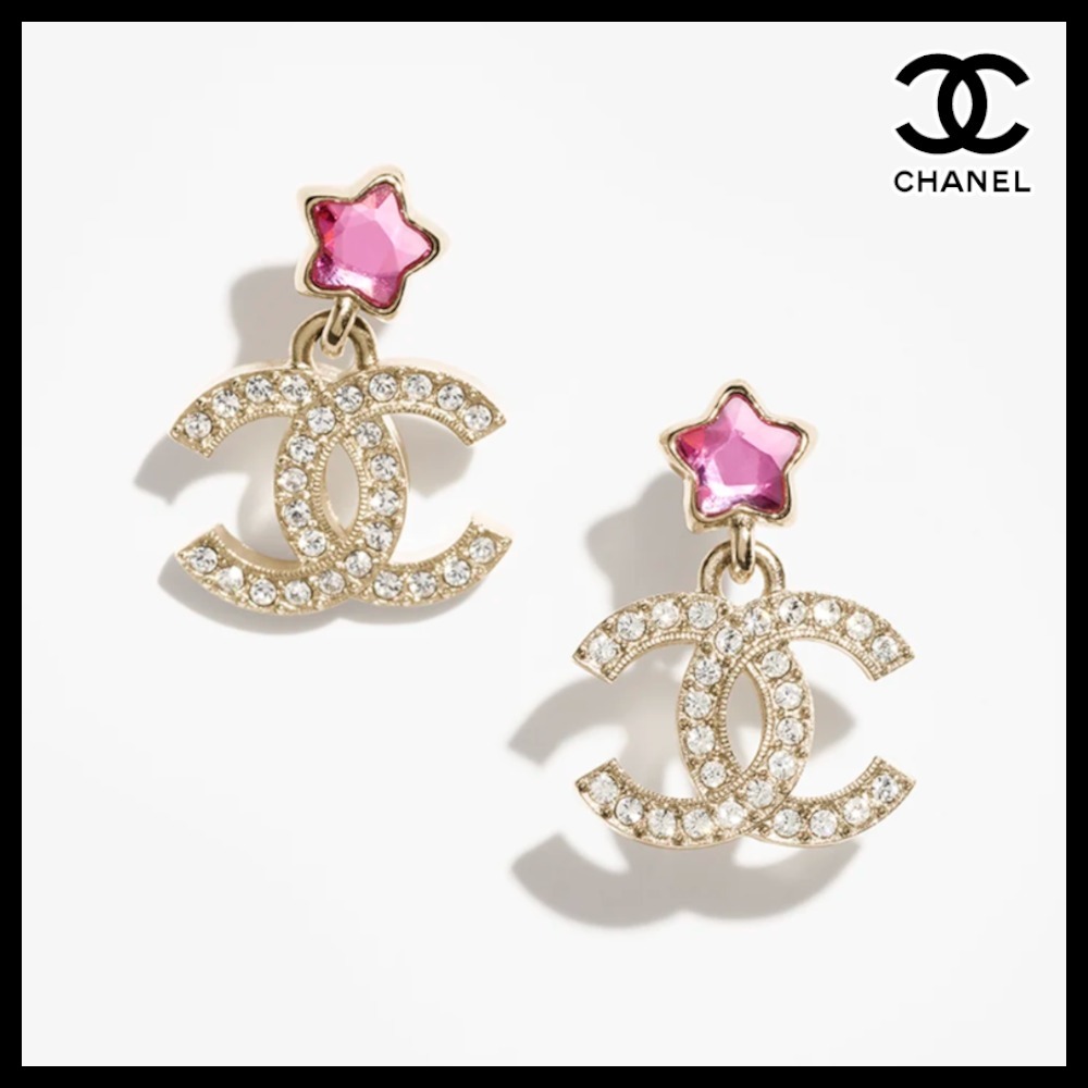 `華やかな耳元♪`【CHANEL】スター ピアス
