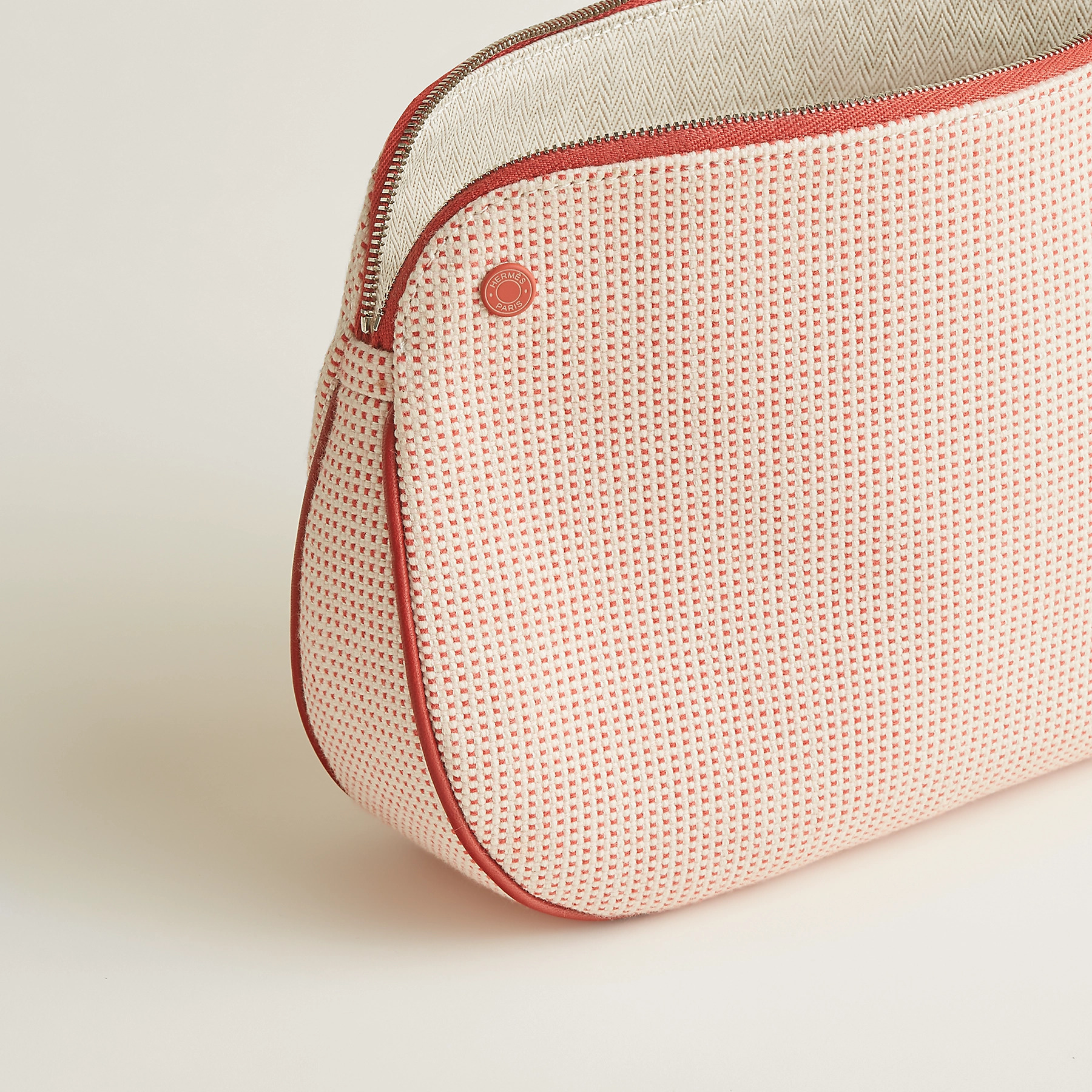 【特別なプレゼントにも最適♪】HERMES ポーチ《エシャペ》MM