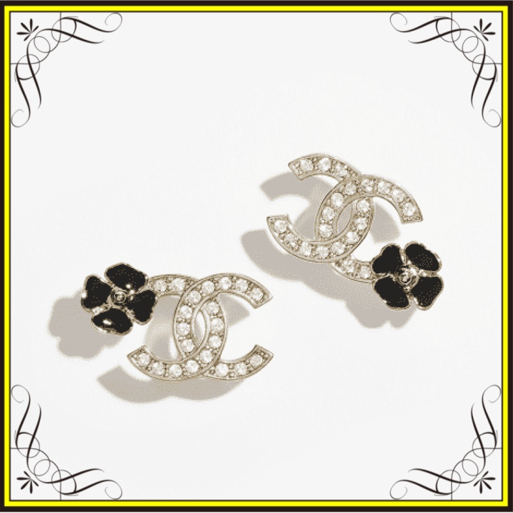 ブラッククローバーが上品で可愛い♪＊CHANEL＊ピアス