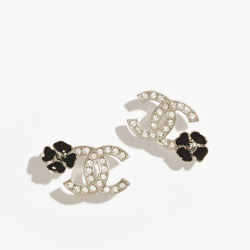 CHANEL】シャネル ブラック×クローバー ピアス 四つ葉 CCロゴ