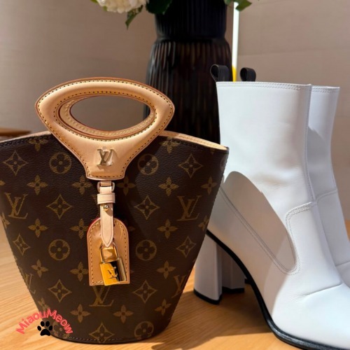 新作☆フォルムがお洒落♪】Louis Vuitton☆Rivage BB バッグ
