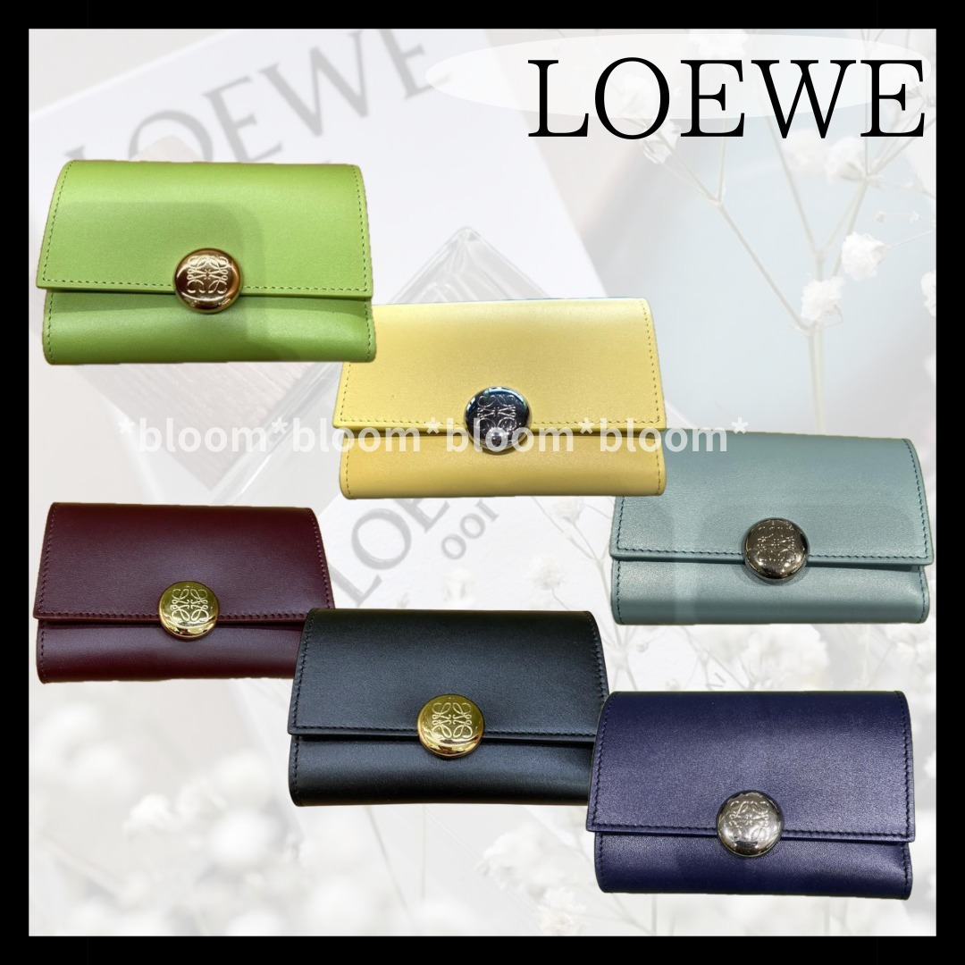 すぐ届く！《LOEWE》ぺブル バーティカル ウォレット スモール