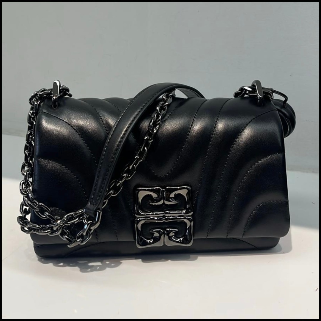 ◆SALE◆直営店◆【GIVENCHY】4G キルティングレザー バッグ