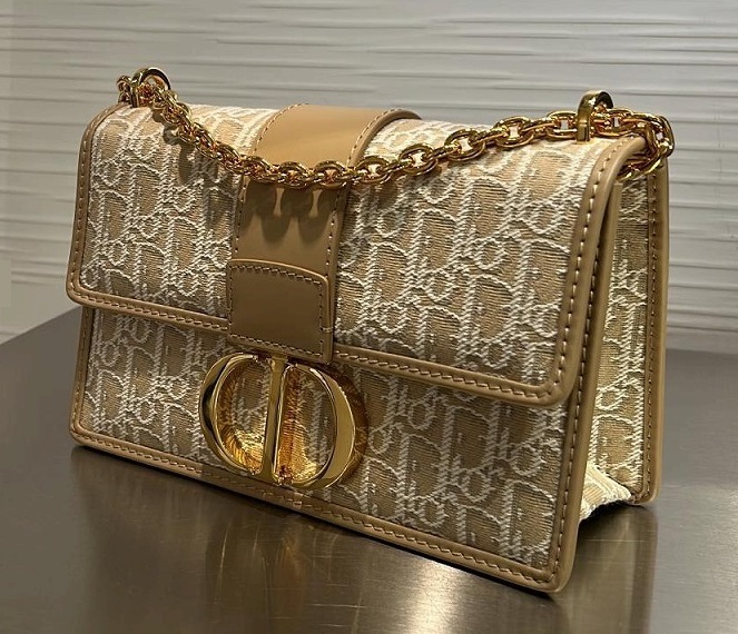 ショルダーバッグ・ポシェット DIOR M9208UTZQ_M925 30 MONTAIGNE SHOULDER BAB