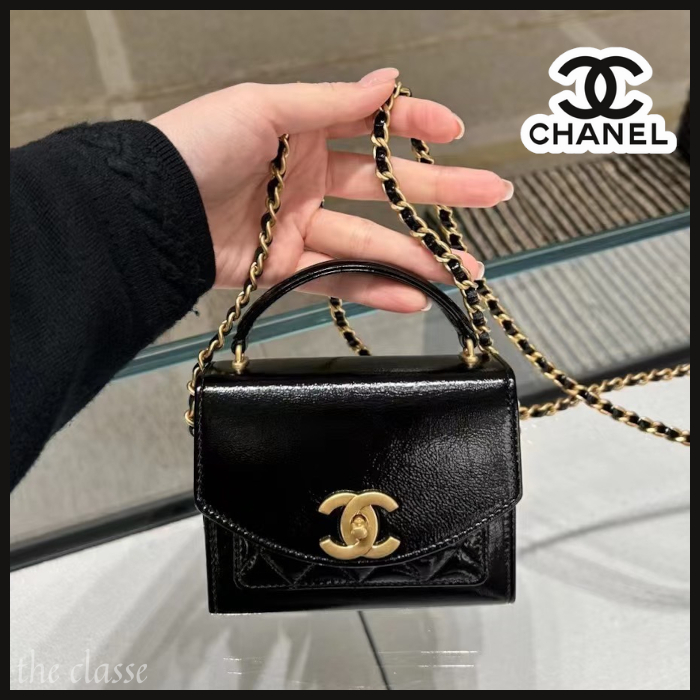 【上品】ミラー付きで使いやすい♪CHANEL ミニ チェーンクラッチ