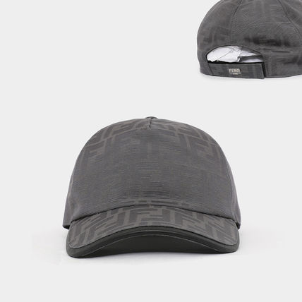 入荷なう グレー（灰色）系 FENDI(フェンディ) キャップ(メンズ) - 海外 帽子
