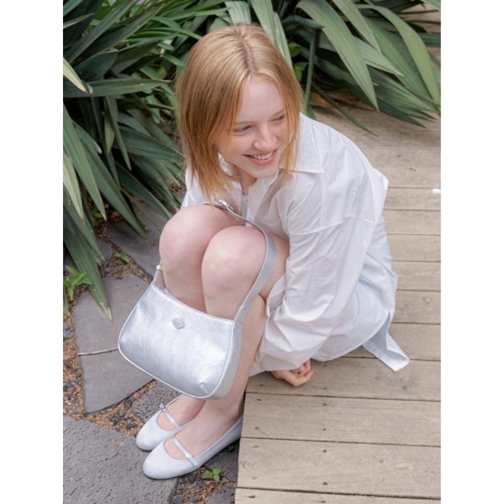 ショルダーバッグ・ポシェット SOMEWHERE BUTTER. fle twoway bag silver