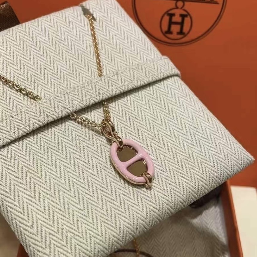 【可愛いアクセント】HERMES ペンダント 《ミニ・マイヨン》 PM