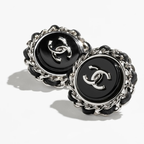 正規店買付【CHANEL2025年春夏】ピアス 春夏トレンド先取り！】CHANEL 2025年春夏の注目ピアス (CHANEL
