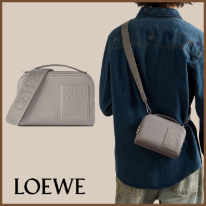 【LOEWE】ミニ ロゴ デボス レザー メッセンジャーバッグ ロゴ