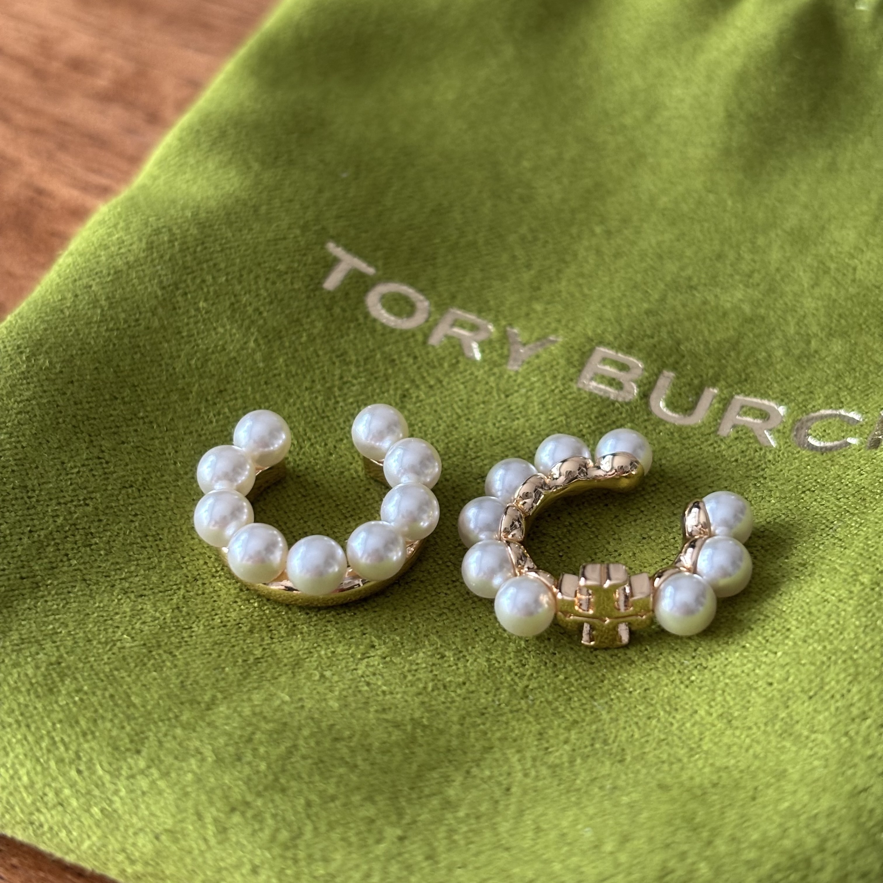 TORY BURCH☆キラ パール イヤーカフ セット