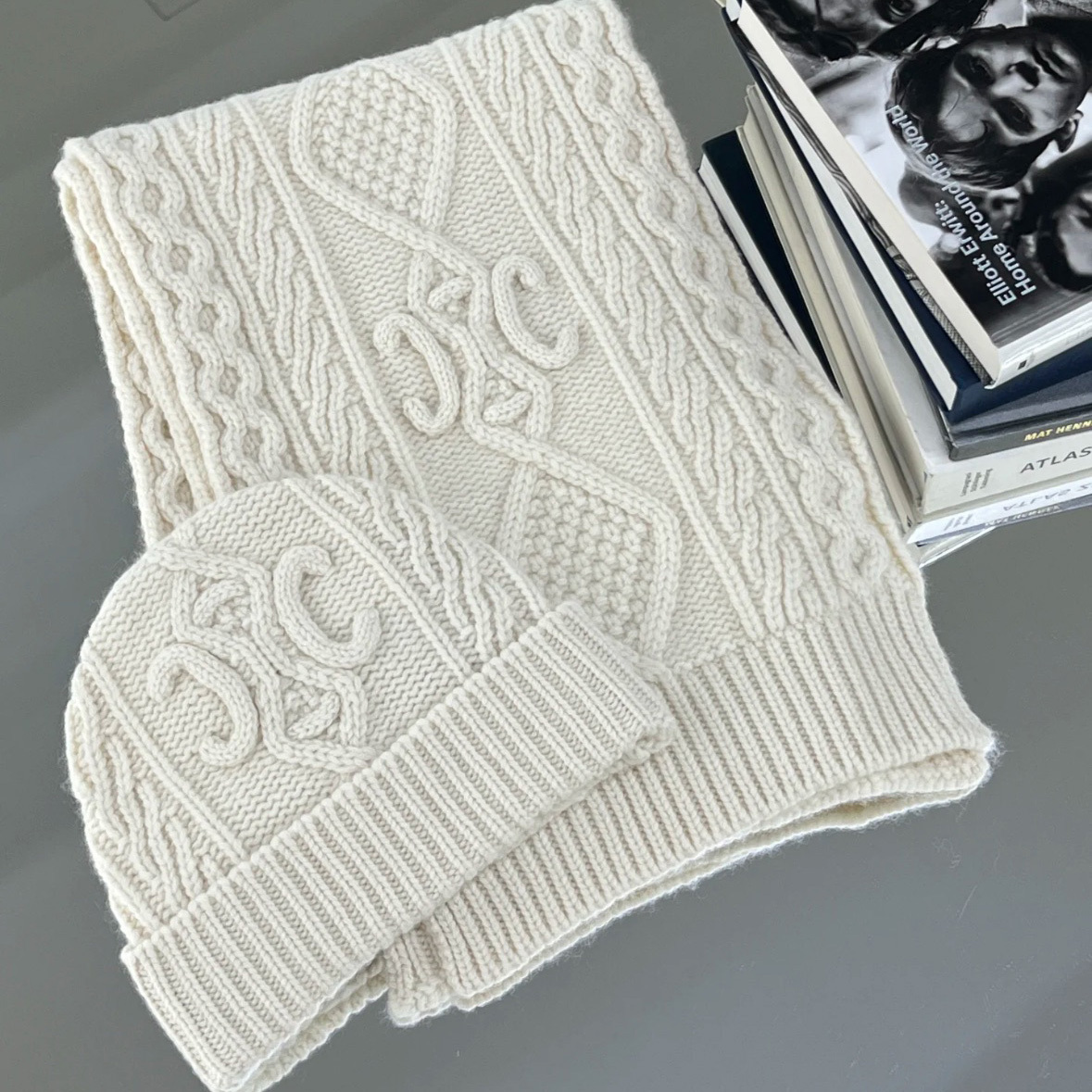 関税込 CELINE triomphe scarf in aran cashmere and wool