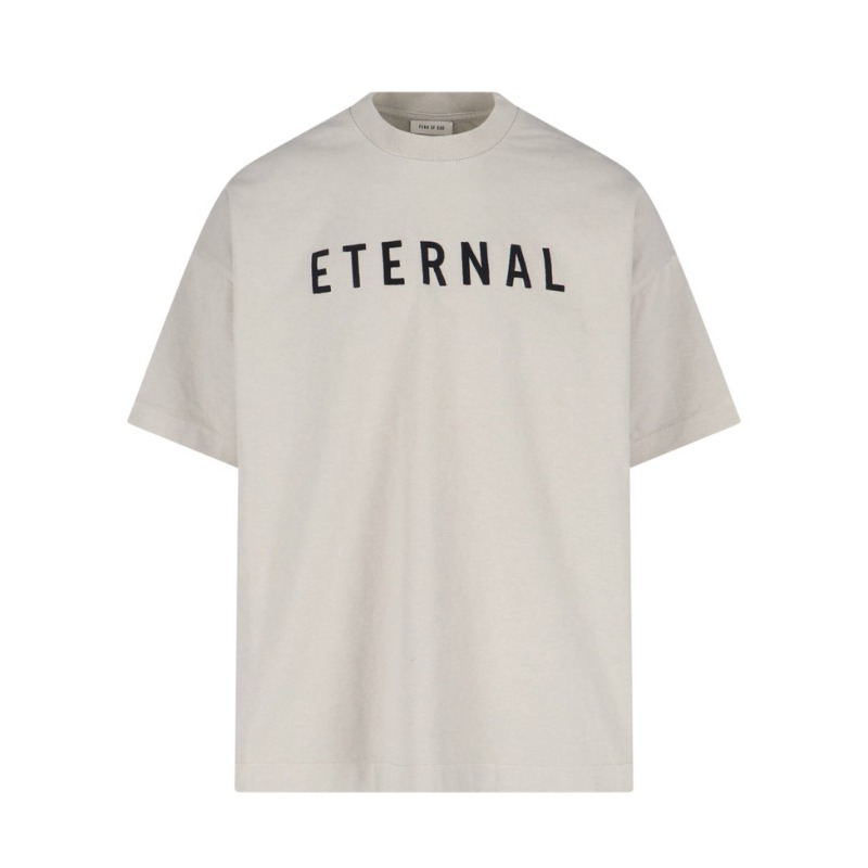 【FEAR OF GOD】\"Eternal\"ロゴTシャツ ホワイト/ グレー