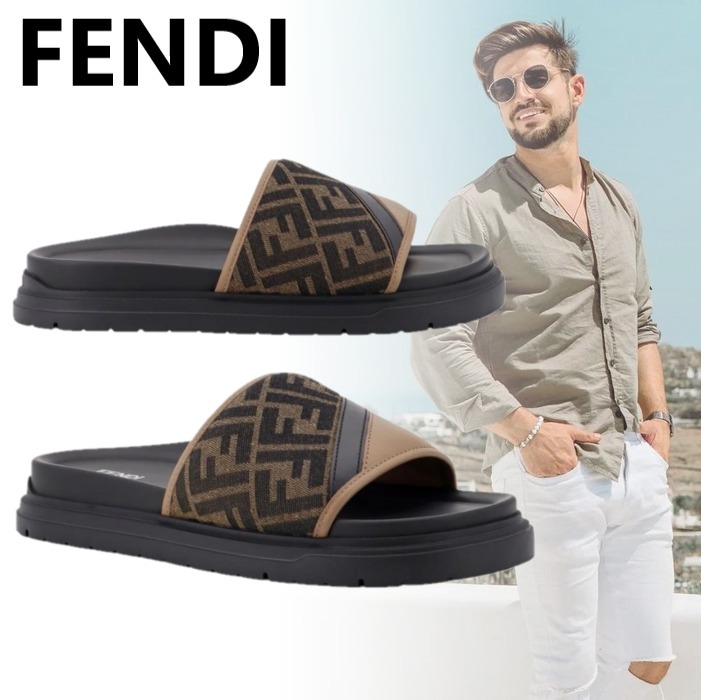国内直営**FENDI**ダイアゴナル レザー スライドサンダル