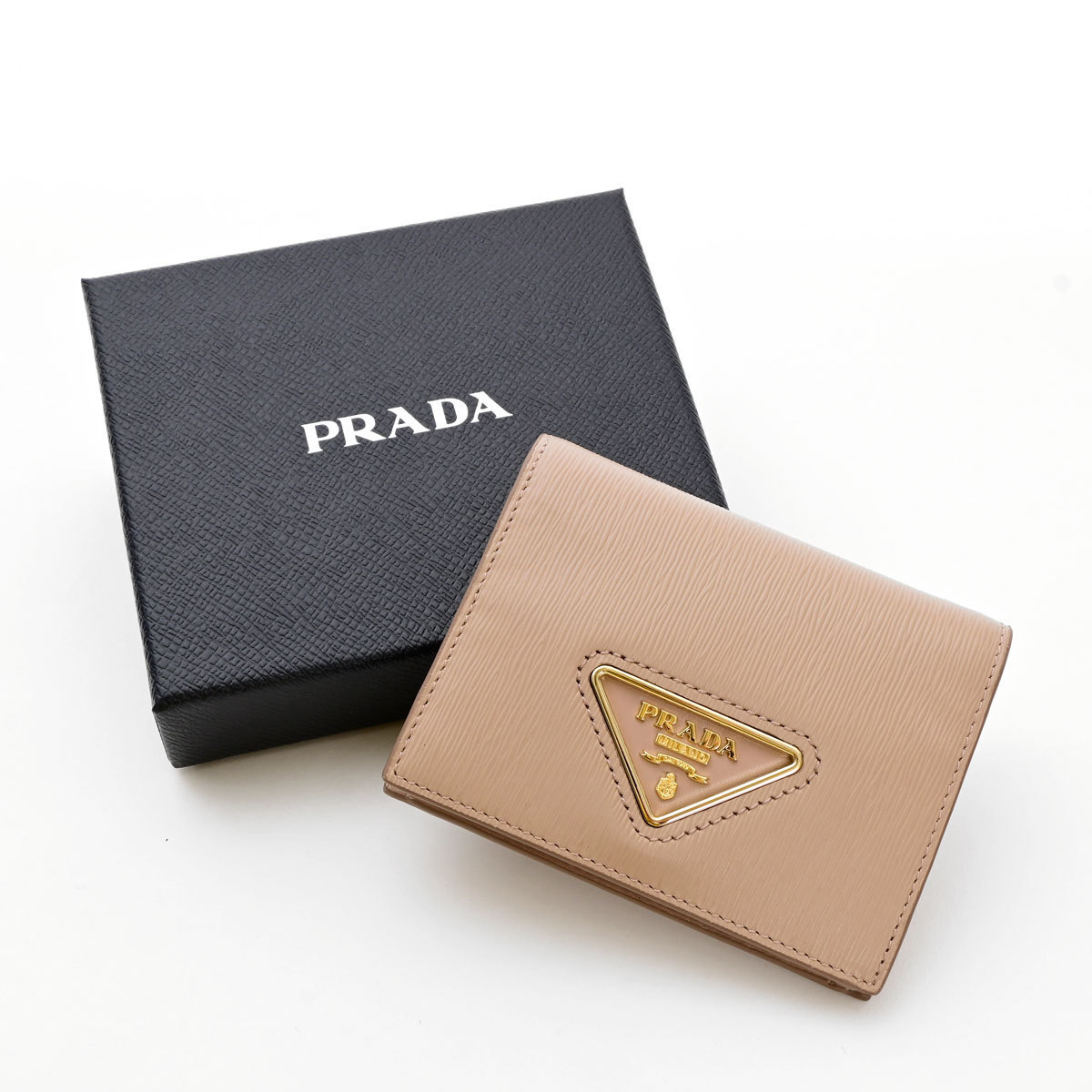 【確保済・国内発送】PRADA 二つ折り 財布 ロゴ 1MV204 2CN0