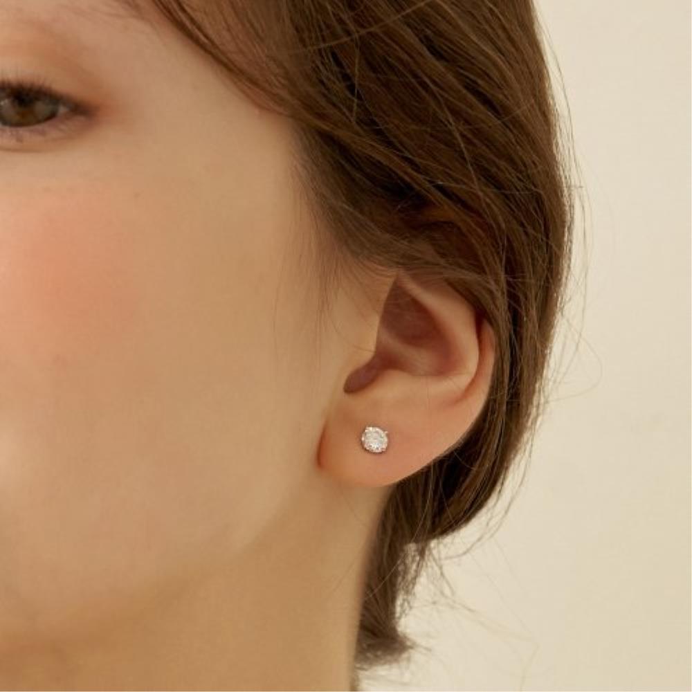 ☆TATIANA☆ Silver 925 moissanite 05 carat earrings DE0002