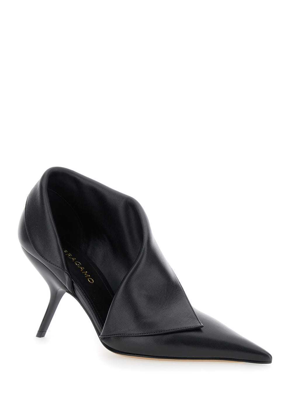 【送料&関税込】Ferragamo Black Pumps With Pointed Design An