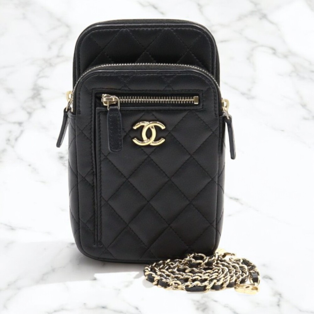 CHANEL★ CCチェーン スマートフォンホルダー