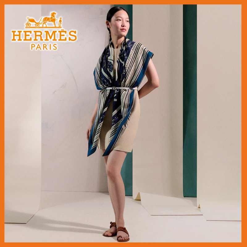 国内発送【美しいアマゾンの祭典】HERMES カレジェアン バンダナ