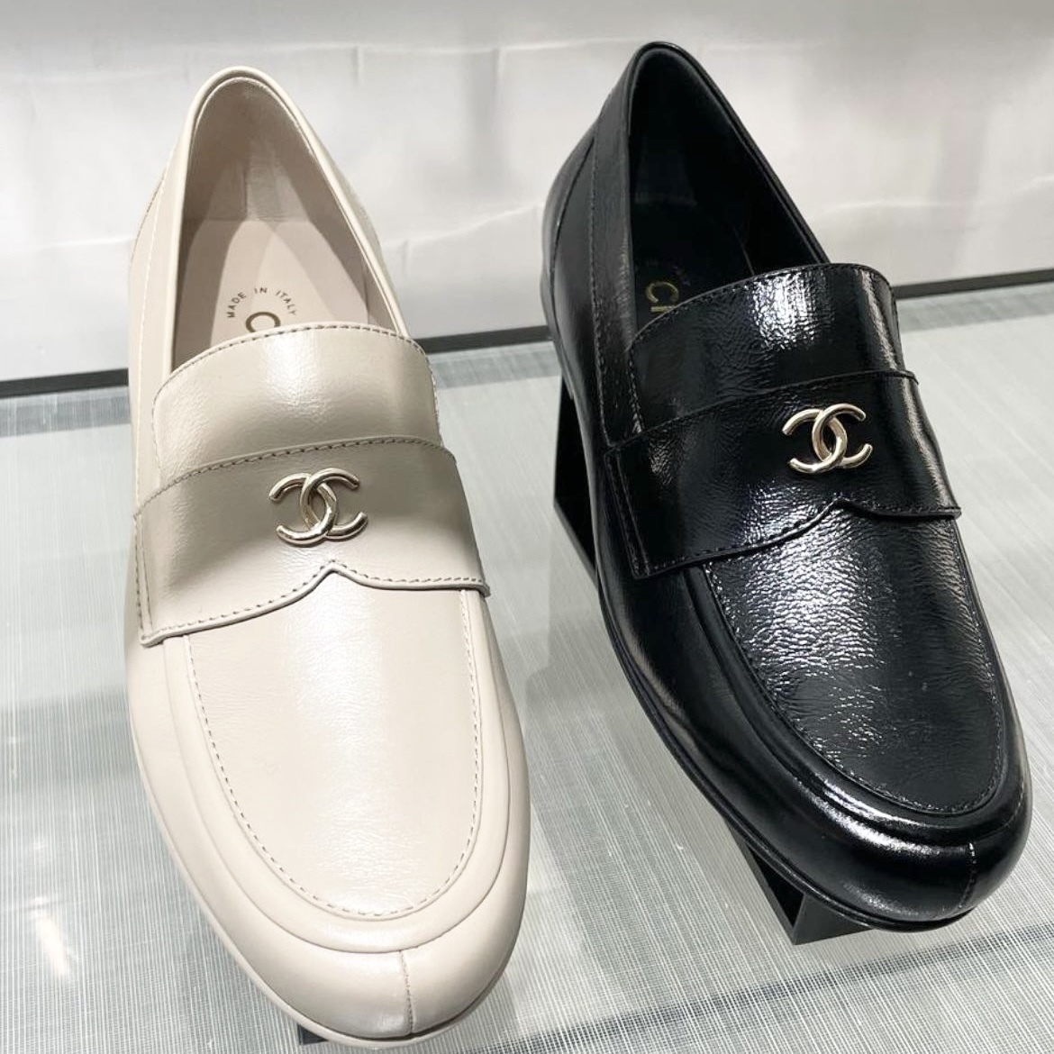 【シンプル♪】CHANEL 25SSP ローファー 25S シンプルデザインにCCロゴ》CHANEL 靴 ローファー