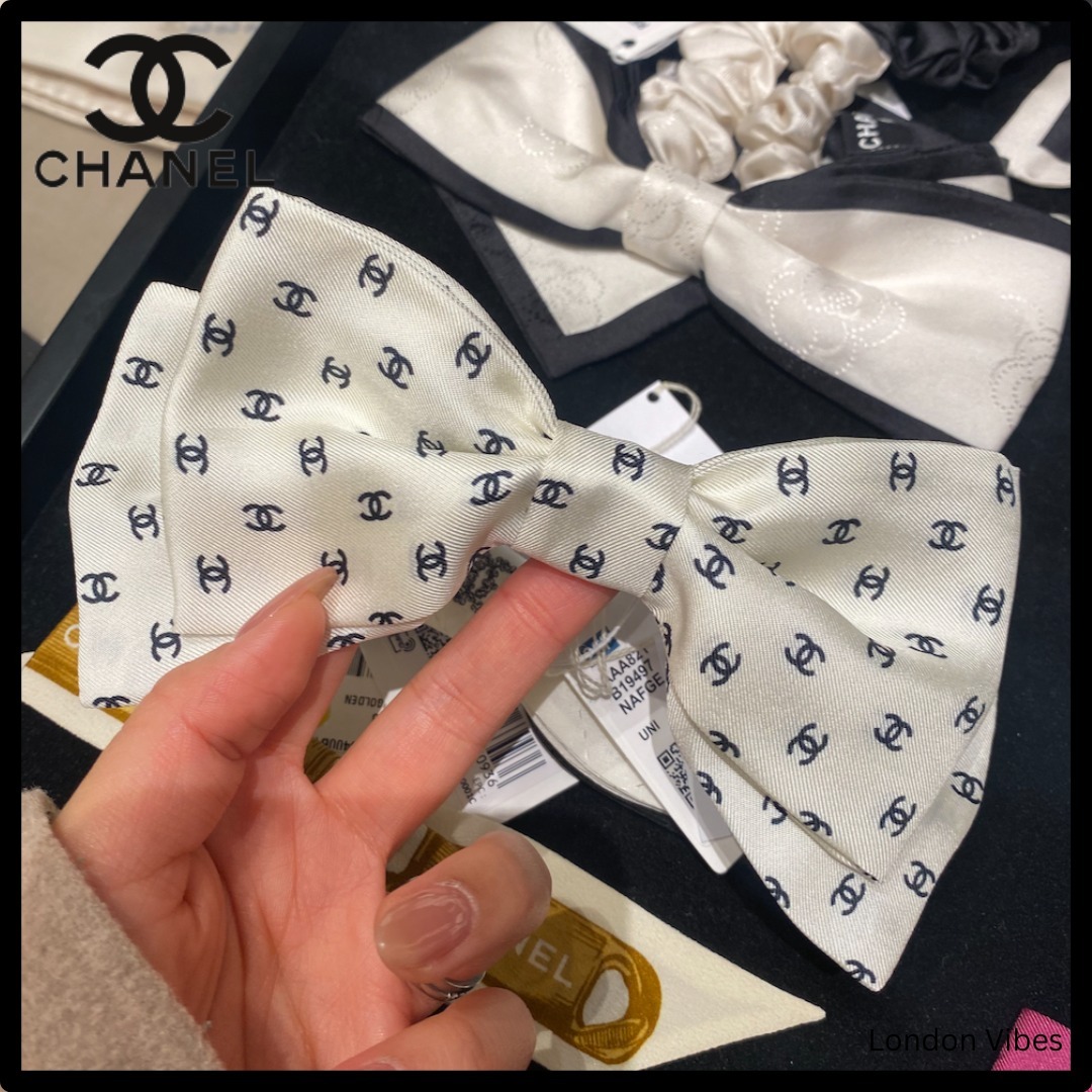 ミニCCロゴが可愛い♪ CHANEL バレッタ モノトーン ヘアアクセ