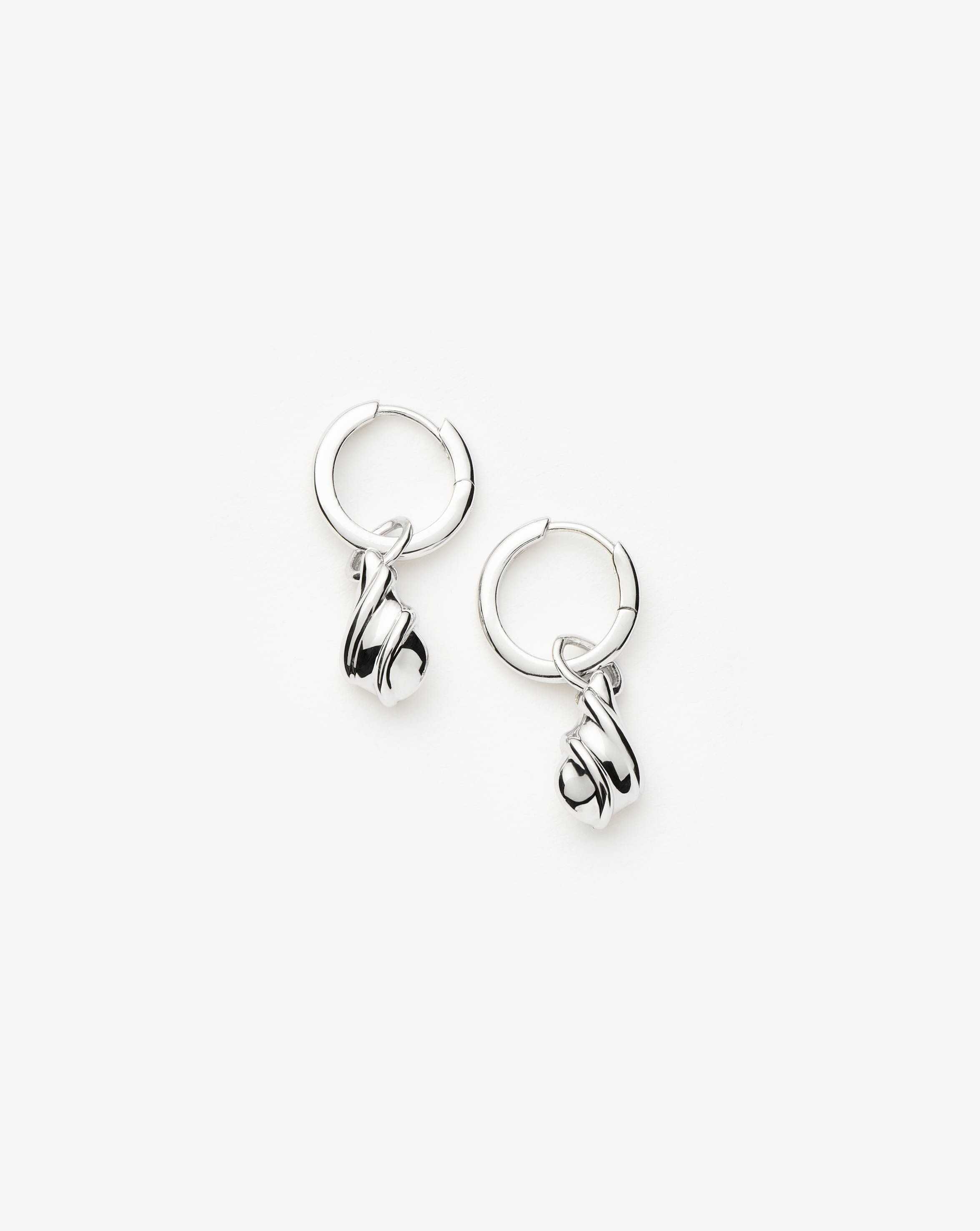 ★MISSOMA★ サヴィ リッジ ドロップレット チャーム イヤリング MISSOMA / Savi リッジ ドロップレットチャームピアス