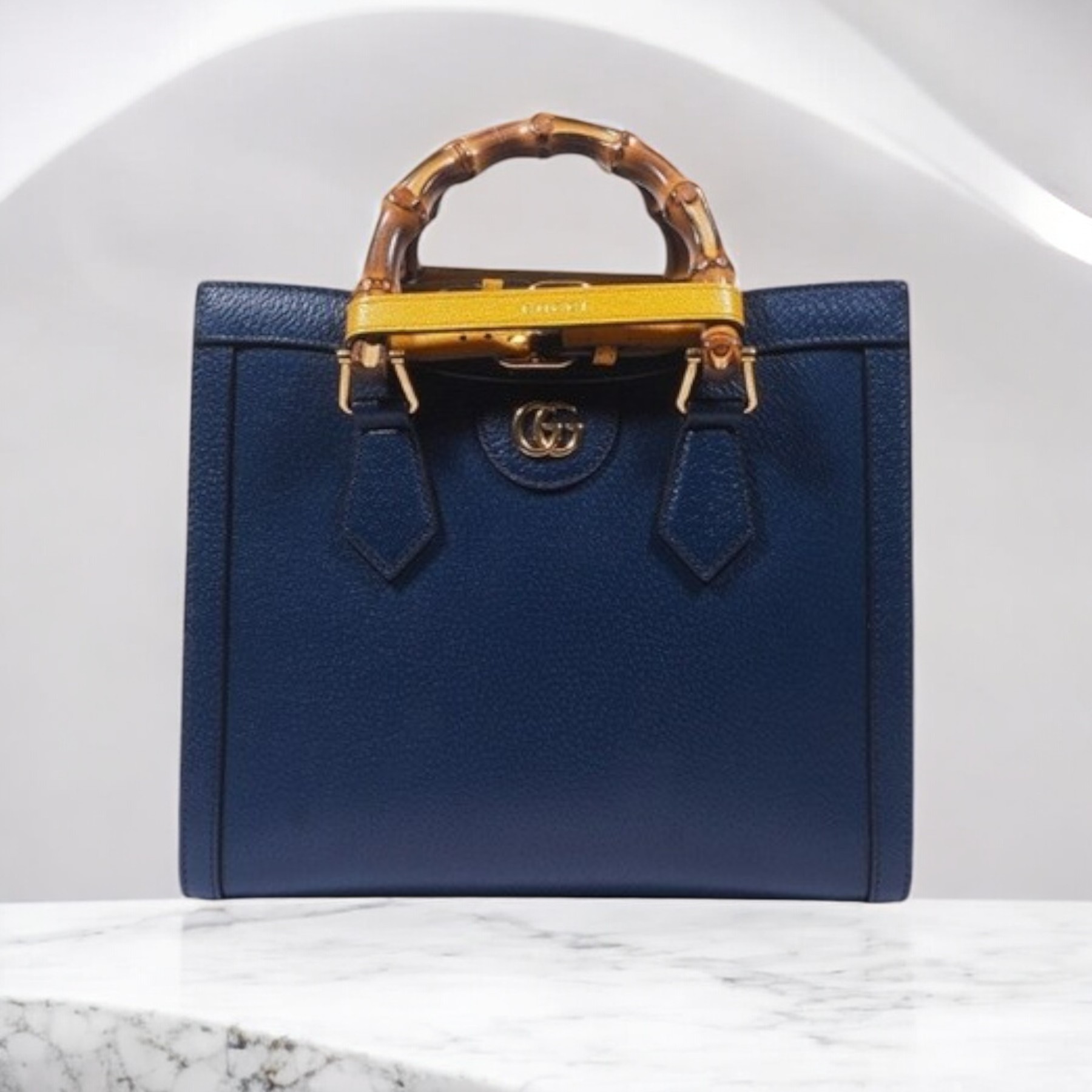 《GUCCI》ダイアナ スモール ショルダーバッグ 中古