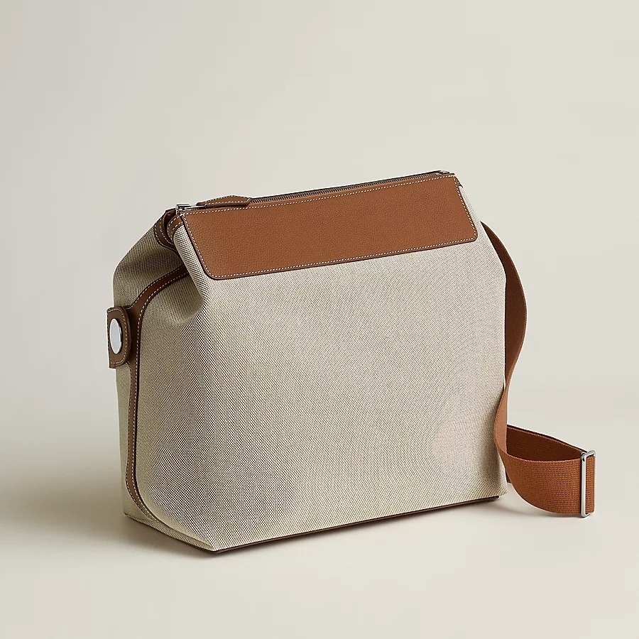 【洗練されたデザイン】HERMES ショルダーバッグ 《R.M.S 12H》
