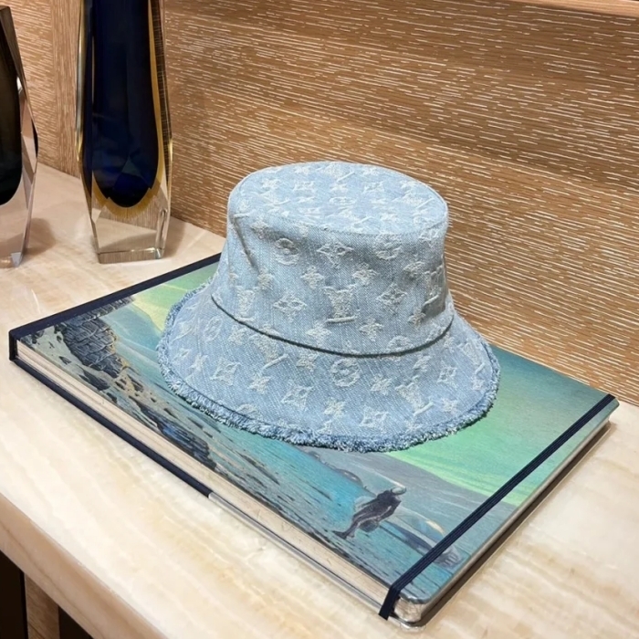 《モノグラム》Louis Vuitton デニム・バケットハット