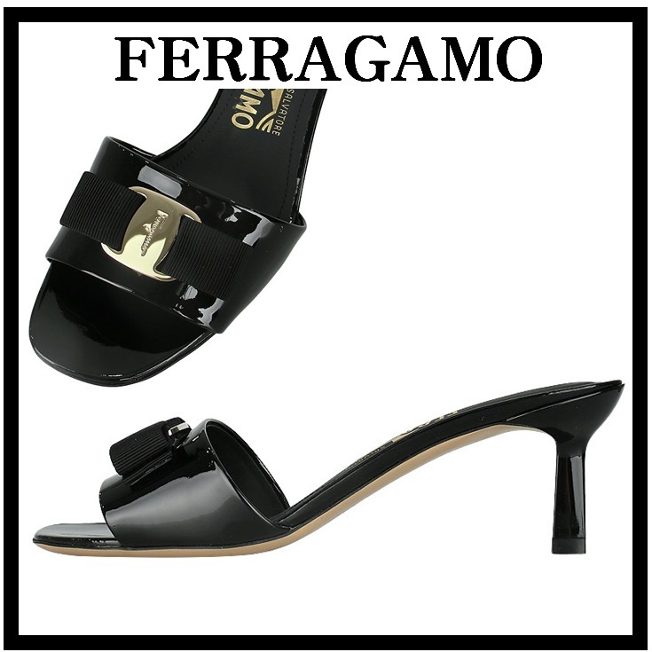 Salvatore Ferragamo フェラガモ ヴァラボウ スライドサンダル ヴァラ スライドサンダル - ウィメンズ | Ferragamo