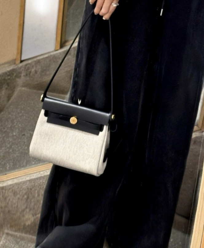 《サイズ感が丁度いい◎》HERMES エールバッグジップ ミニ 20