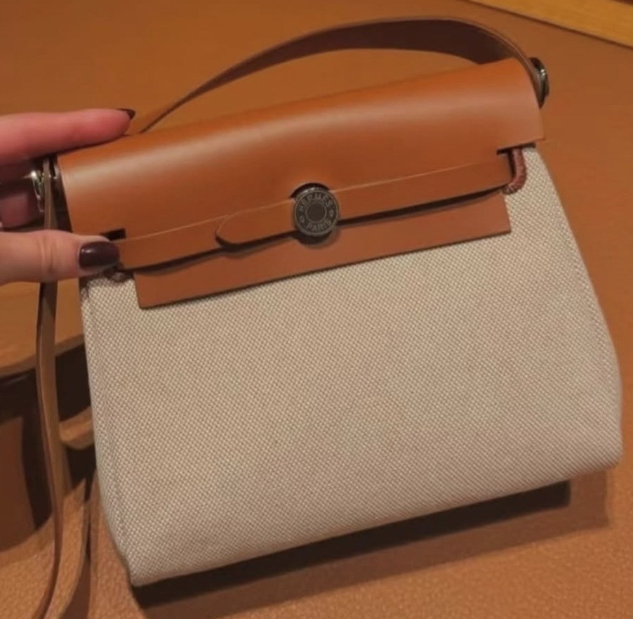 《サイズ感が丁度いい◎》HERMES エールバッグジップ ミニ 20