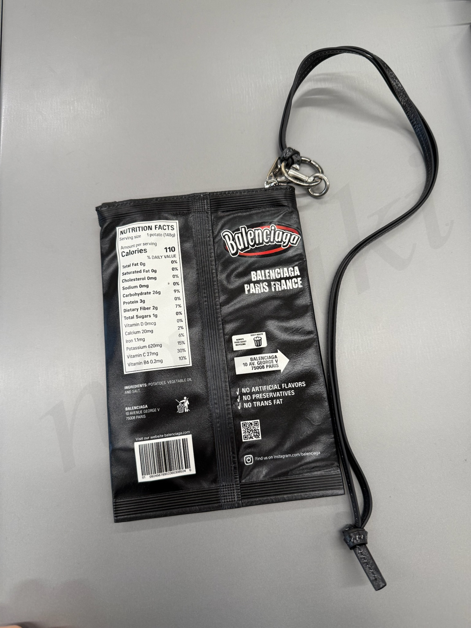 送料込】BALENCIAGA☆Chips フォンホルダー