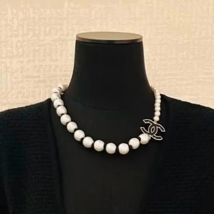 *他にはない上品な輝き*【CHANEL】ネックレス 上品な輝き♪》CHANEL ネックレス CCロゴ
