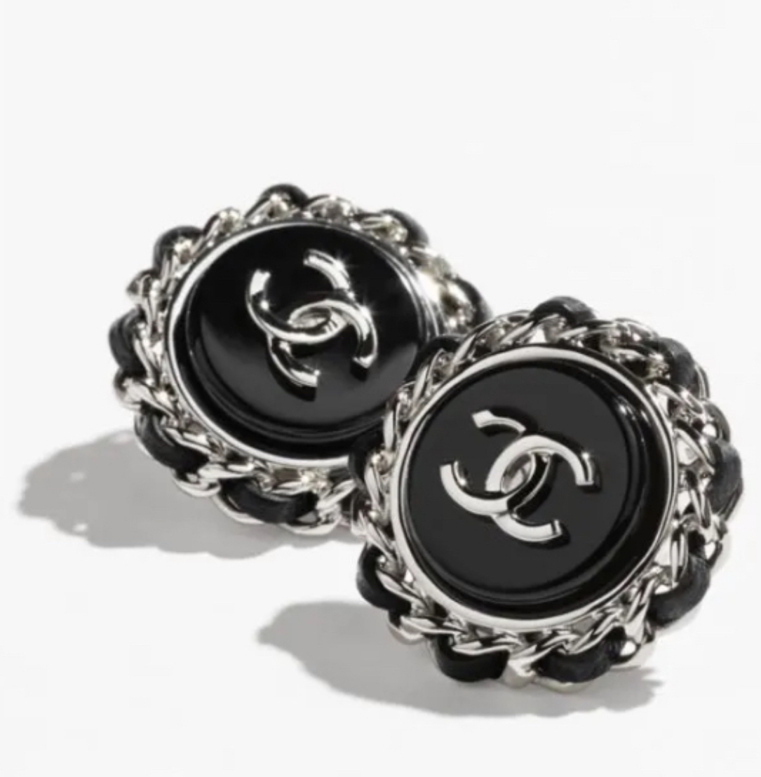 【耳元誰よりも華やかに輝く】CHANEL★ピアス★数量限定 耳元誰よりも華やかに輝く】CHANEL☆ピアス☆数量限定