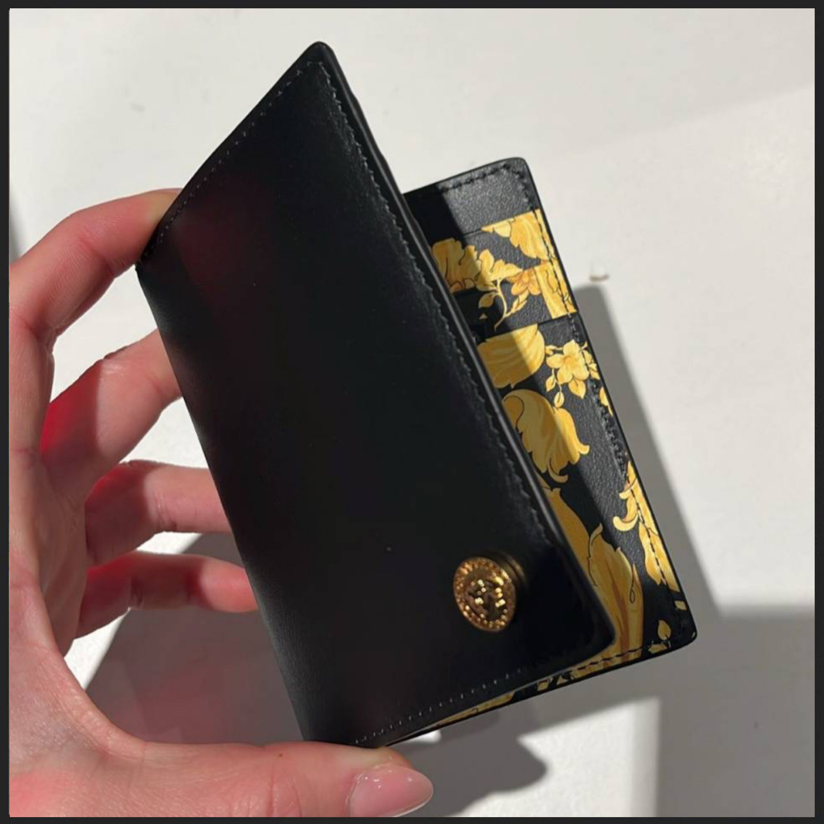 直営店☆VERSACE☆SALE!バロック メドゥーサ グレカカードケース
