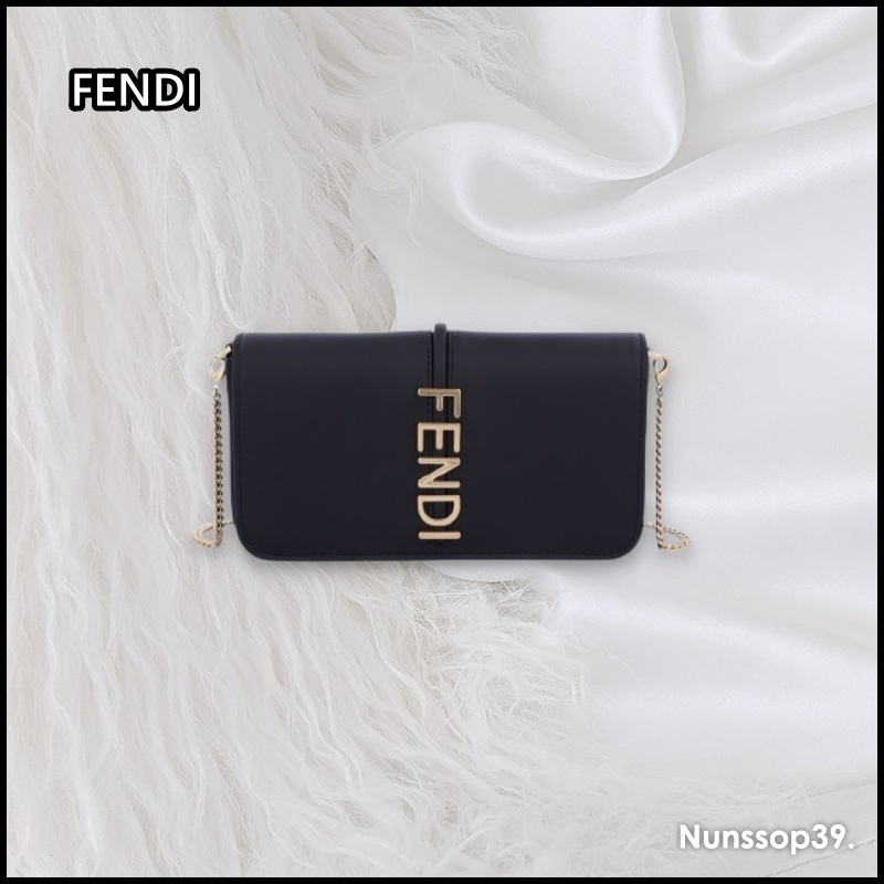 《FENDI》 フェンディグラフィー チェーン ポーチバッグ