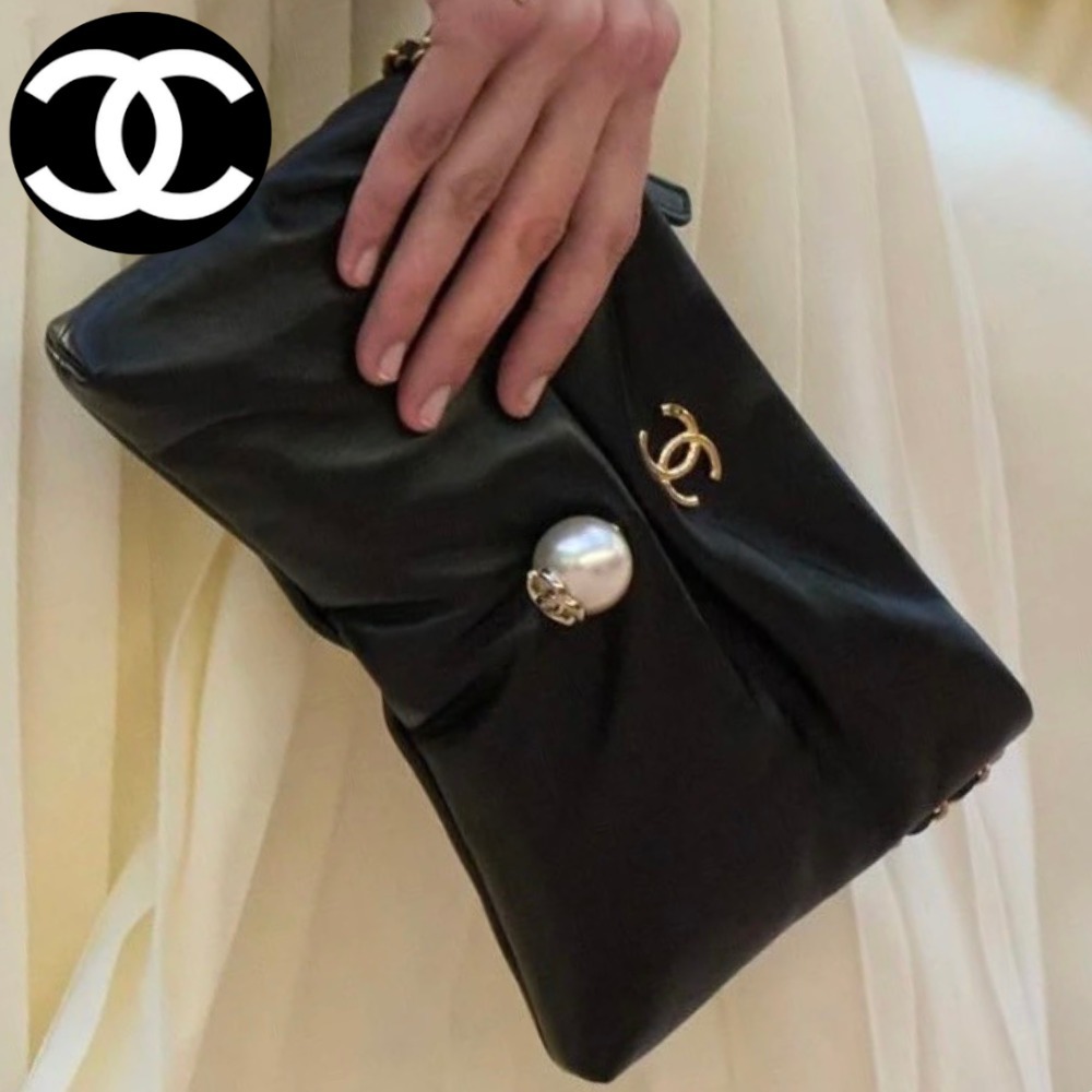【華やかな場所にとてもよく似合う☆】CHANEL チェーンクラッチ