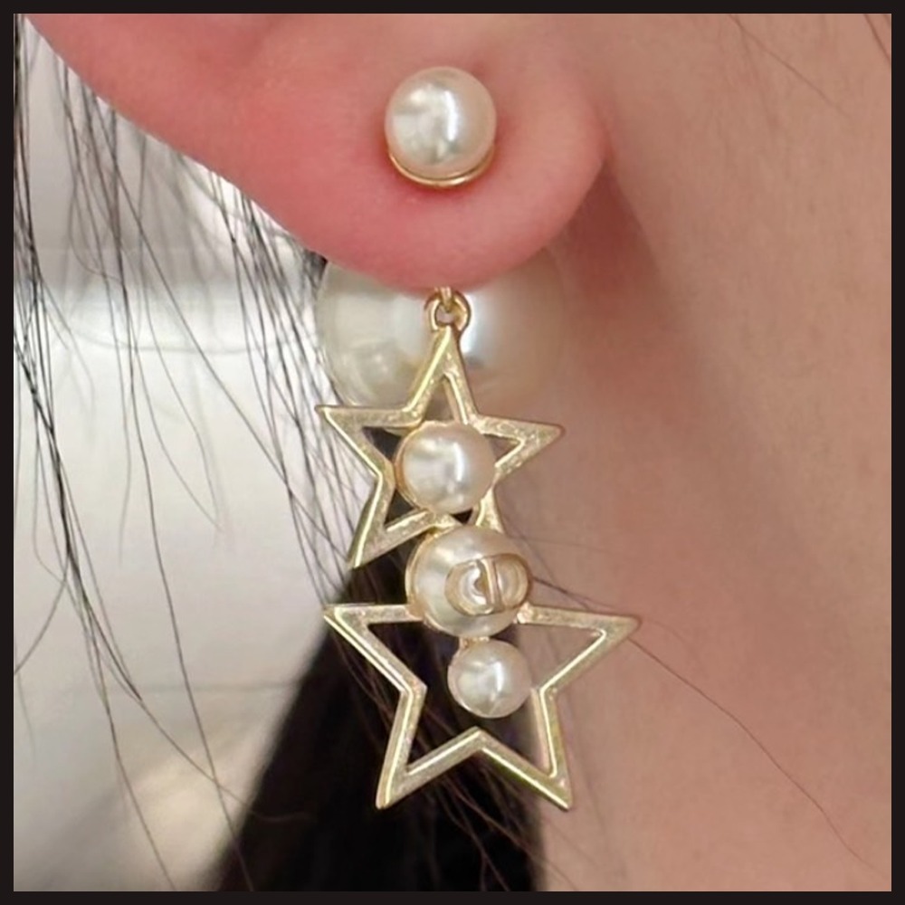 【人気の揺れるデザイン★】DIOR スターモチーフ パール ピアス